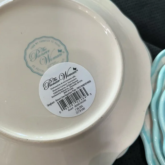 The Pioneer Woman Cow appetizer Plate set of 5 - Blue & Cream gingham edges. New - Picture 4 of 4